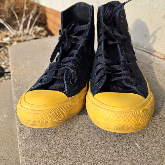 😊Converse Chuck Taylor All Star Hi "Smiley Face" - Black/Yellow W-8.5, M-6.5 - Picture 6 of 9